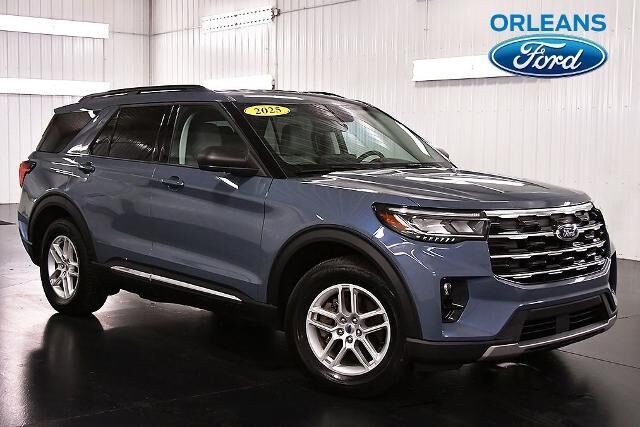 2025 Ford Explorer Active — photo 1 of 13