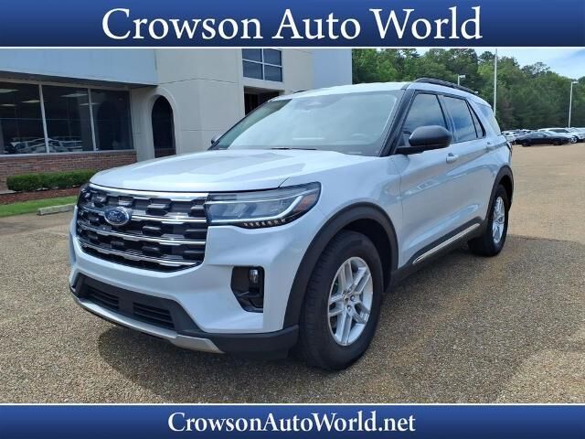 2025 Ford Explorer Active — photo 1 of 26