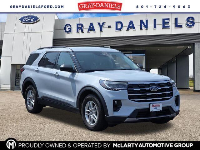2026 Ford Explorer Active — photo 1 of 17