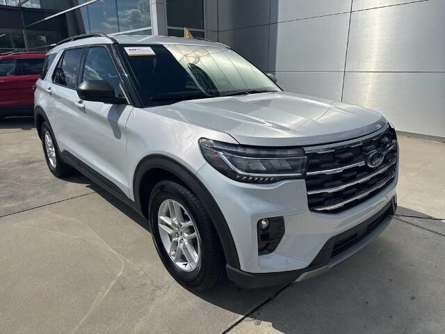 2026 Ford Explorer Active — photo 1 of 26