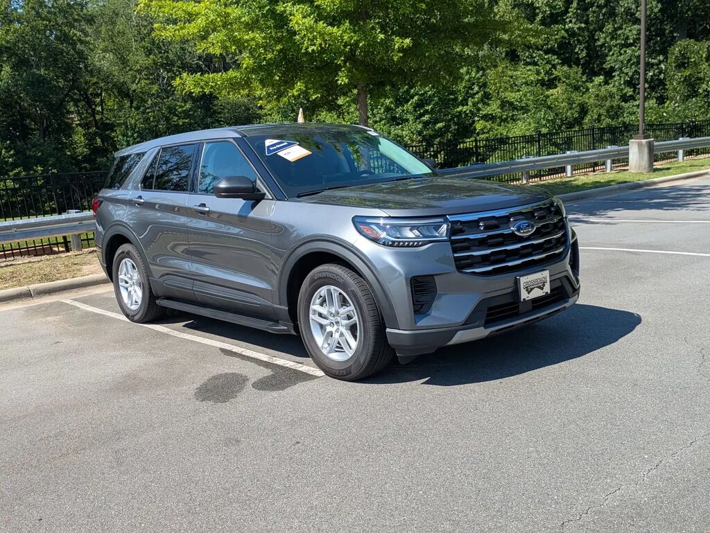 2026 Ford Explorer Active — photo 1 of 14
