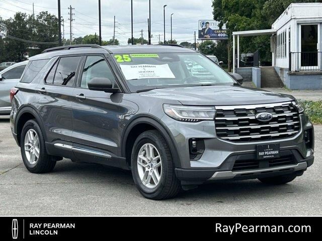 2025 Ford Explorer Active — photo 1 of 26