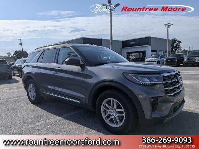 2025 Ford Explorer Active — photo 1 of 26