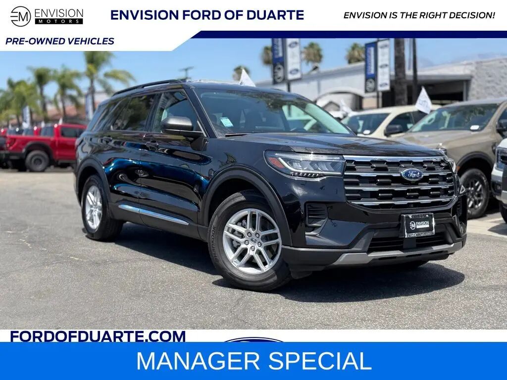 2025 Ford Explorer Active — photo 1 of 13