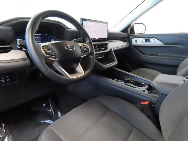 2025 Ford Explorer Active — photo 1 of 26
