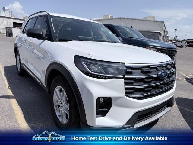 2025 Ford Explorer Active — photo 1 of 10