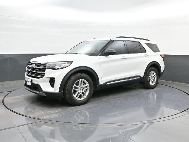2025 Ford Explorer Active — photo 1 of 22