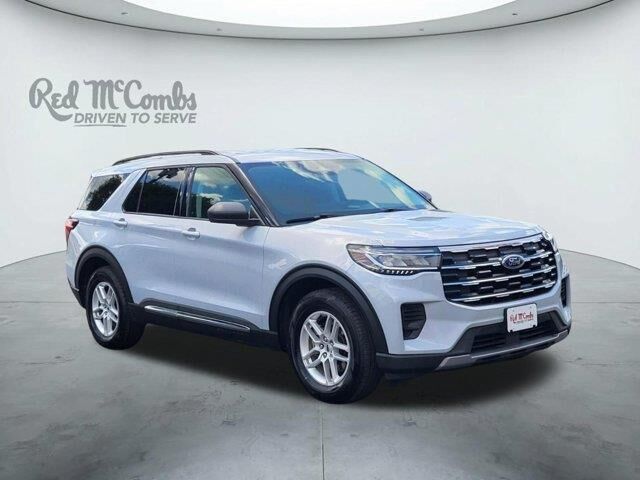2025 Ford Explorer Active — photo 1 of 13