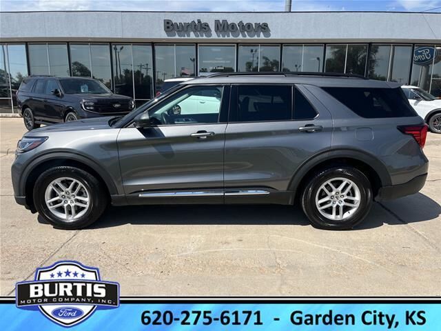 2025 Ford Explorer Active — photo 1 of 14