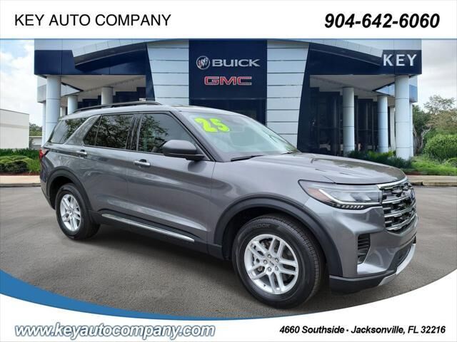 2025 Ford Explorer Active — photo 1 of 13