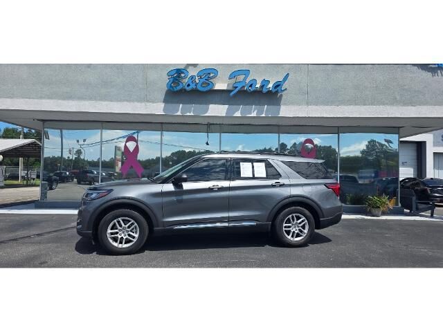 2025 Ford Explorer Active — photo 1 of 13