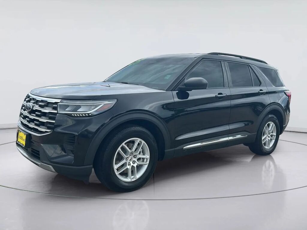 2025 Ford Explorer Active — photo 1 of 13