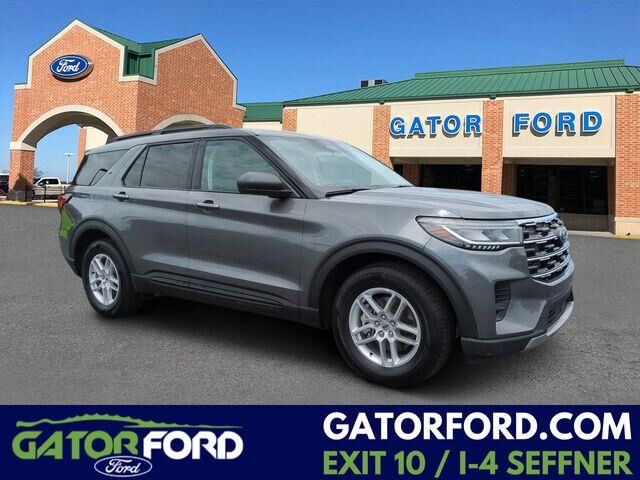 2026 Ford Explorer Active — photo 1 of 13