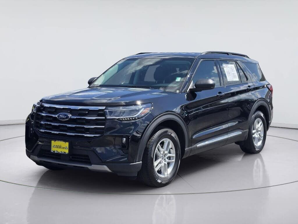 2025 Ford Explorer Active — photo 1 of 1