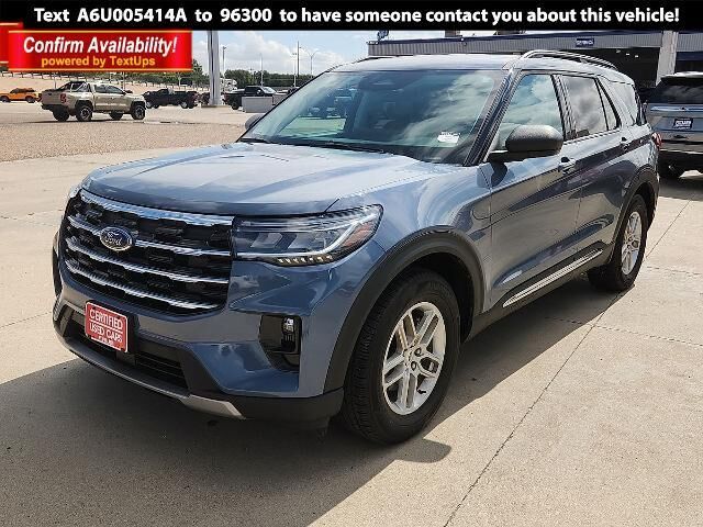 2025 Ford Explorer Active — photo 1 of 12