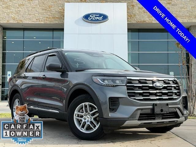 2025 Ford Explorer Active — photo 1 of 26