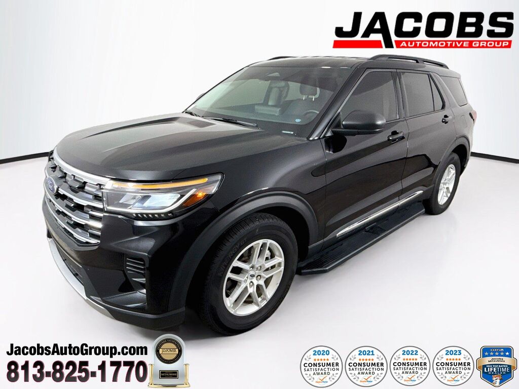 2025 Ford Explorer Active — photo 1 of 13
