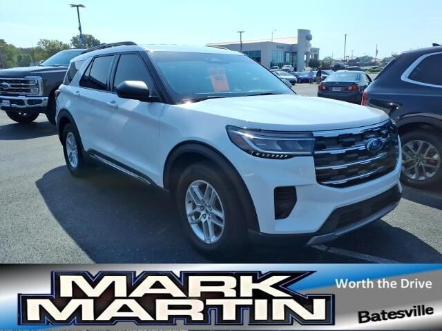 2025 Ford Explorer Active — photo 1 of 13