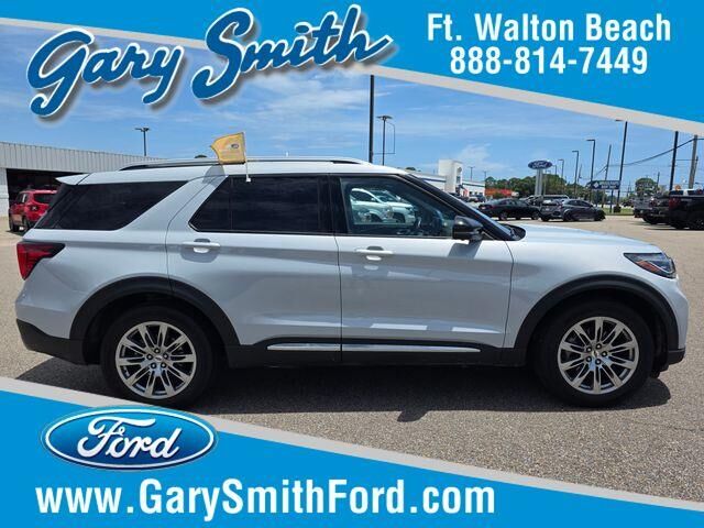 2025 Ford Explorer Platinum — photo 1 of 13