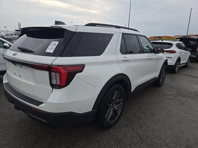 2025 Ford Explorer ST-Line — photo 1 of 48