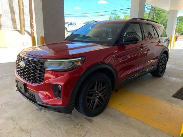 2025 Ford Explorer ST-Line — photo 1 of 13