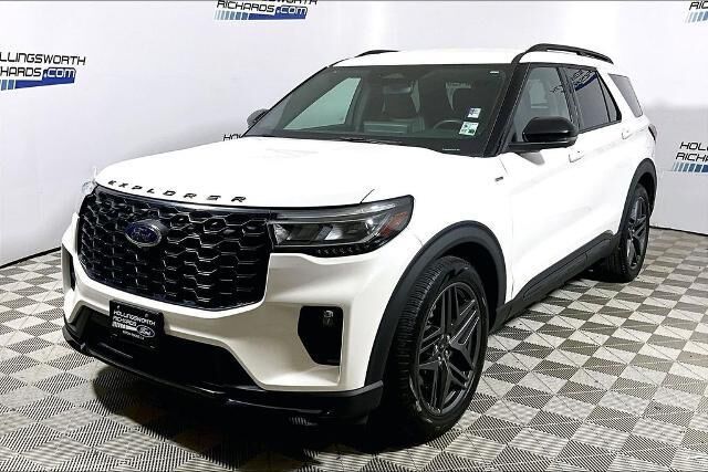 2025 Ford Explorer ST-Line — photo 1 of 39