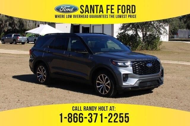 2025 Ford Explorer ST-Line — photo 1 of 13