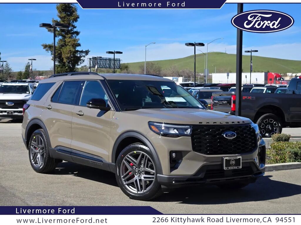 2026 Ford Explorer ST-Line — photo 1 of 65