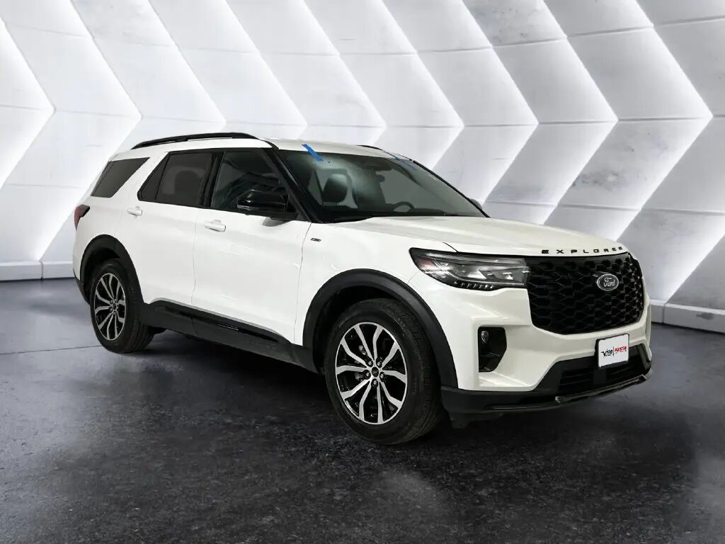 2025 Ford Explorer ST-Line — photo 1 of 13