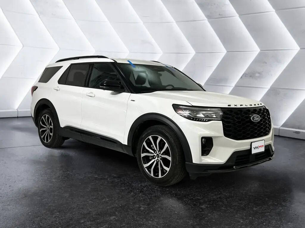 2025 Ford Explorer ST-Line — photo 1 of 49