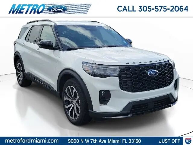 2025 Ford Explorer ST-Line