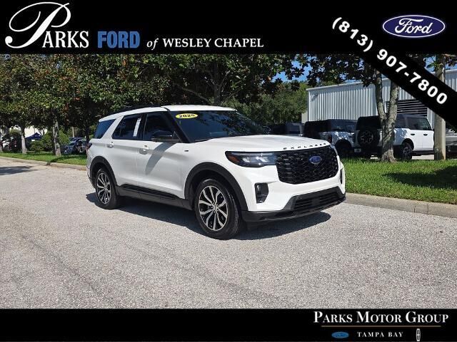2025 Ford Explorer ST-Line — photo 1 of 19