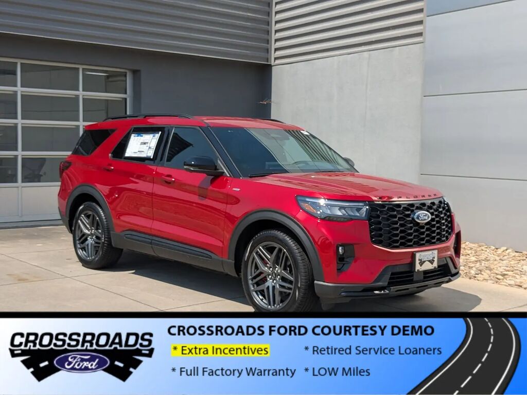 2025 Ford Explorer ST-Line — photo 1 of 12