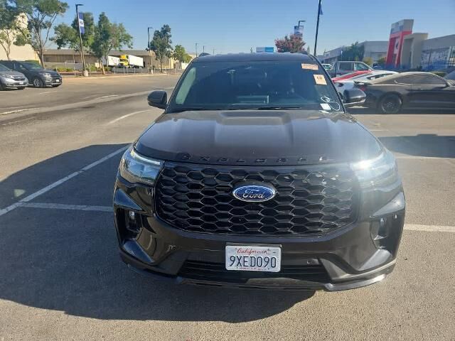 2025 Ford Explorer ST-Line — photo 1 of 24