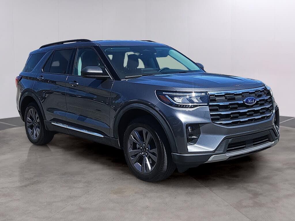 2025 Ford Explorer Active — photo 1 of 1