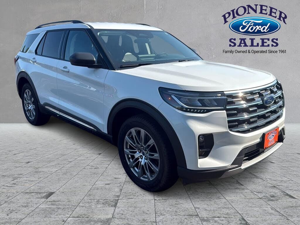 2025 Ford Explorer Active — photo 1 of 1