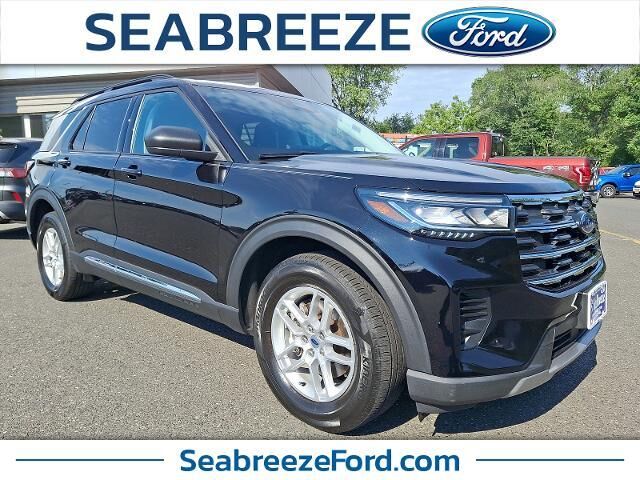 2025 Ford Explorer Active — photo 1 of 13