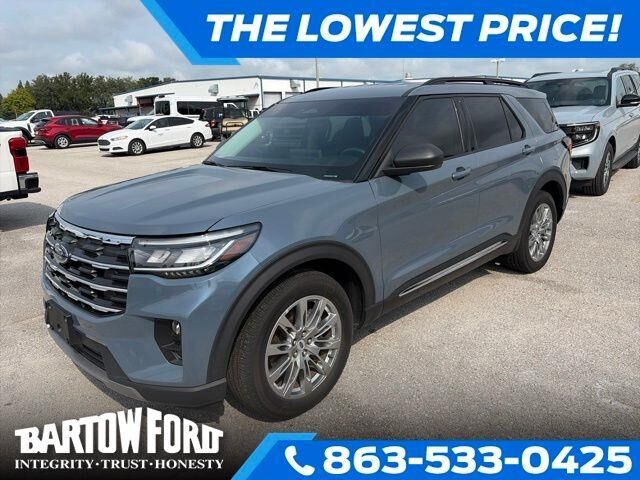 2025 Ford Explorer Active — photo 1 of 26
