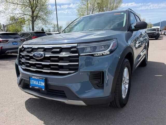 2025 Ford Explorer Active — photo 1 of 13