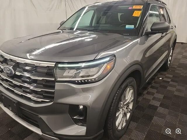 2025 Ford Explorer Active — photo 1 of 39