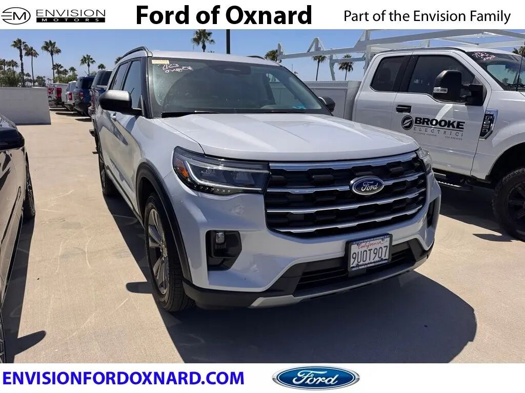 2025 Ford Explorer Active — photo 1 of 29