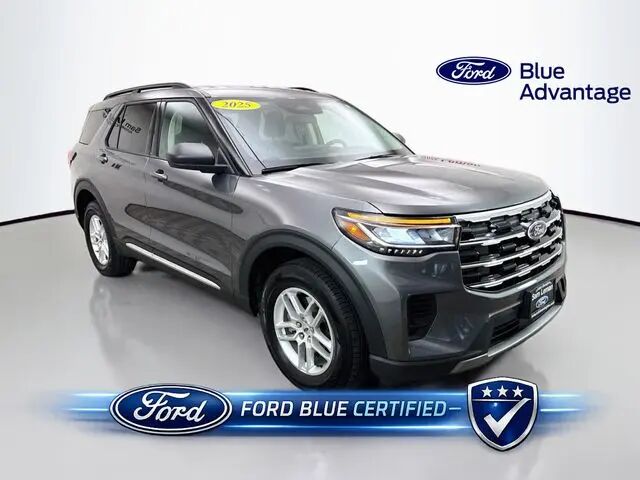 2025 Ford Explorer Active — photo 1 of 13