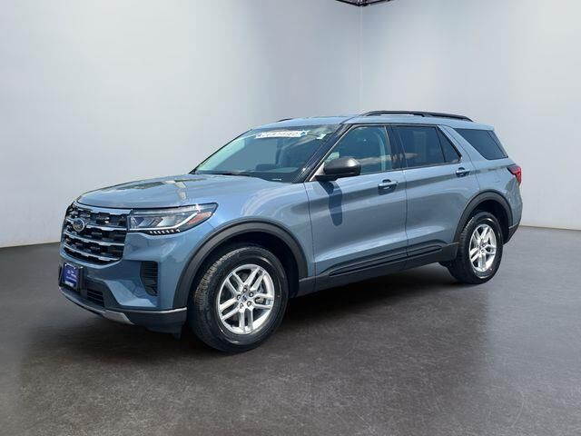 2026 Ford Explorer Active — photo 1 of 13