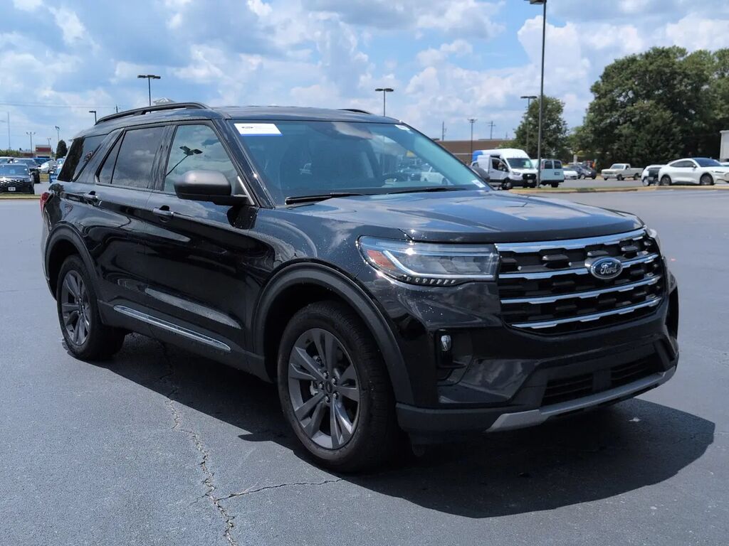 2025 Ford Explorer Active — photo 1 of 14
