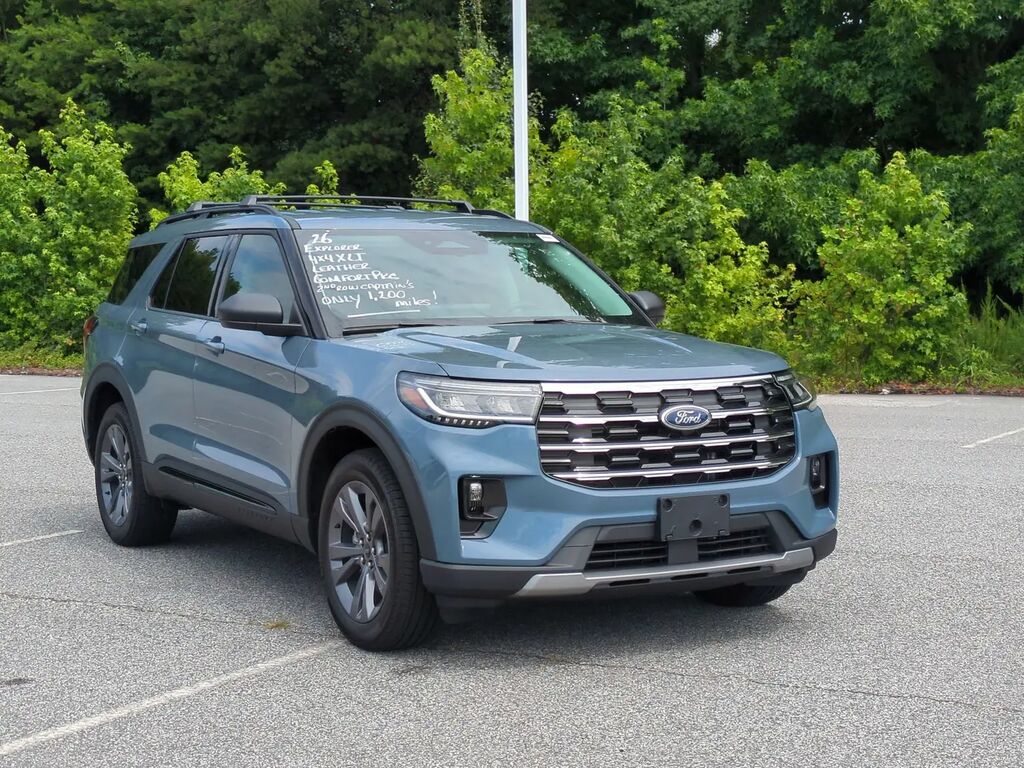 2026 Ford Explorer Active — photo 1 of 13