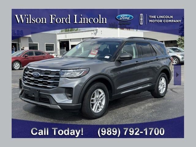 2025 Ford Explorer Active — photo 1 of 26