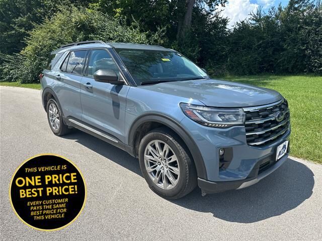 2025 Ford Explorer Active — photo 1 of 26