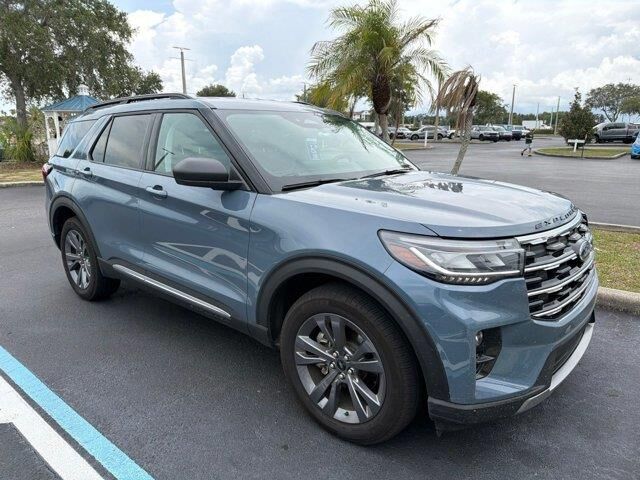 2025 Ford Explorer Active — photo 1 of 26