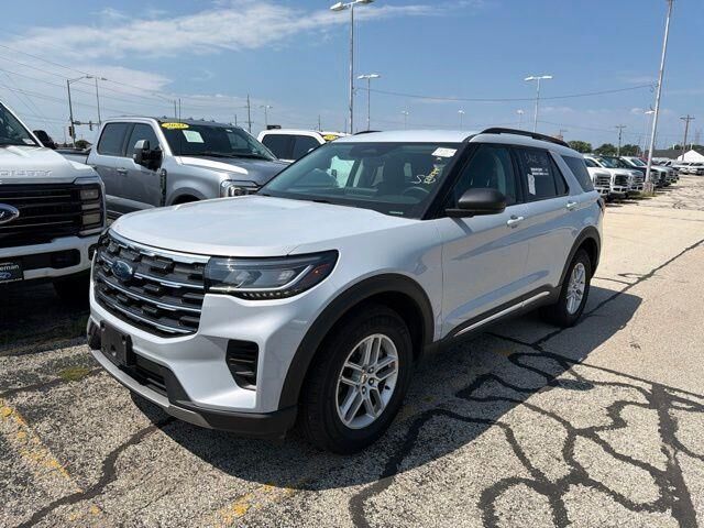2025 Ford Explorer Active — photo 1 of 52