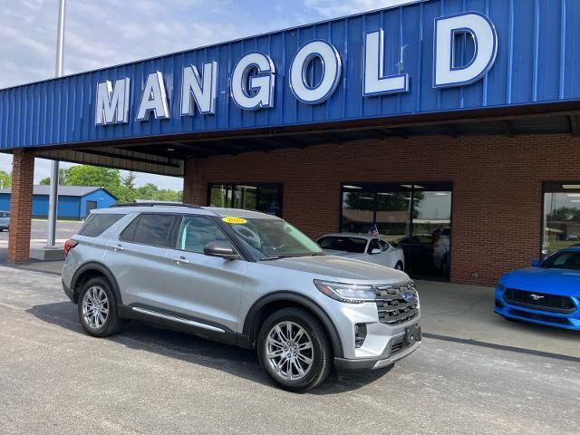2025 Ford Explorer Active — photo 1 of 13